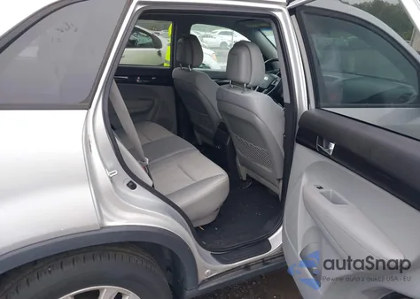 2011 Kia Sorento Lx V6 z USA, uszkodzony, nr VIN 5XYKTDA22BG061127